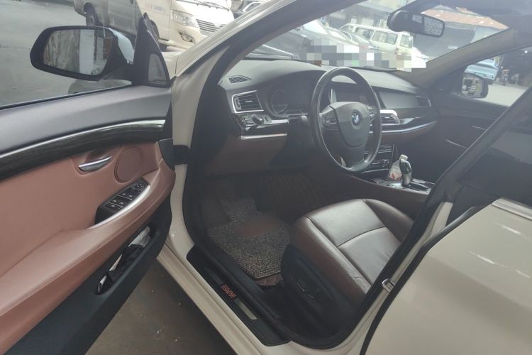 Used BMW 5 Series GT 2017 528i Leading Model Driver Seat