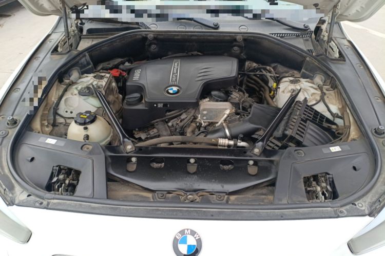 Used BMW 5 Series GT 2017 528i Leading Model Engine Bay