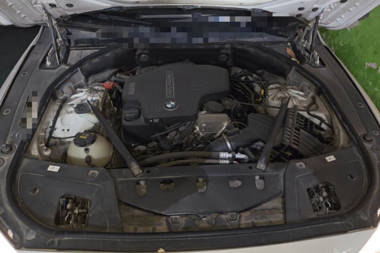 Used BMW 5 Series GT 2017 528i Leading Model Engine Bay
