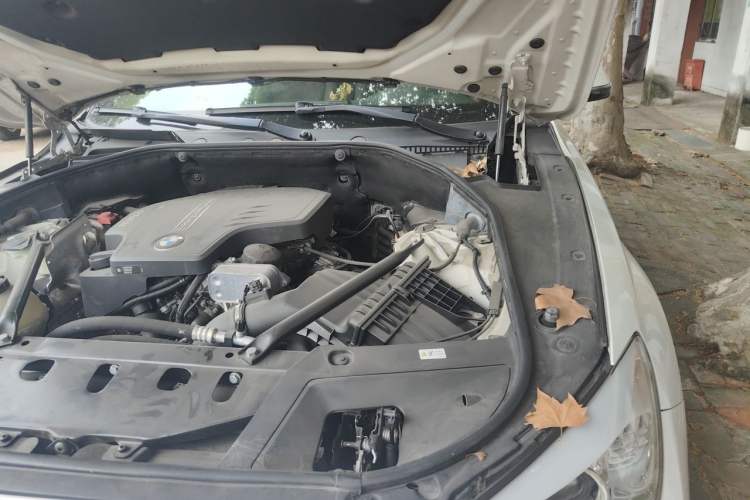 Used BMW 5 Series GT 2017 528i Leading Model Engine Bay Left