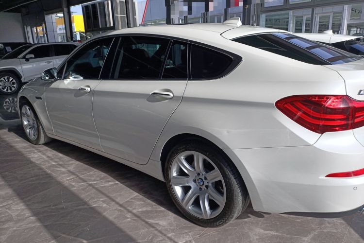Used BMW 5 Series GT 2017 528i Leading Model Exterior 3