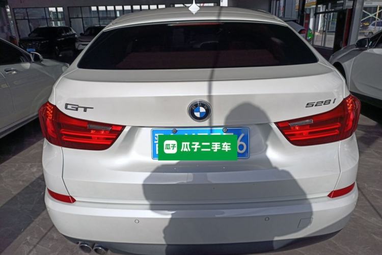 Used BMW 5 Series GT 2017 528i Leading Model Exterior 4