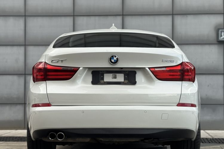 Used BMW 5 Series GT 2017 528i Leading Model Exterior 4