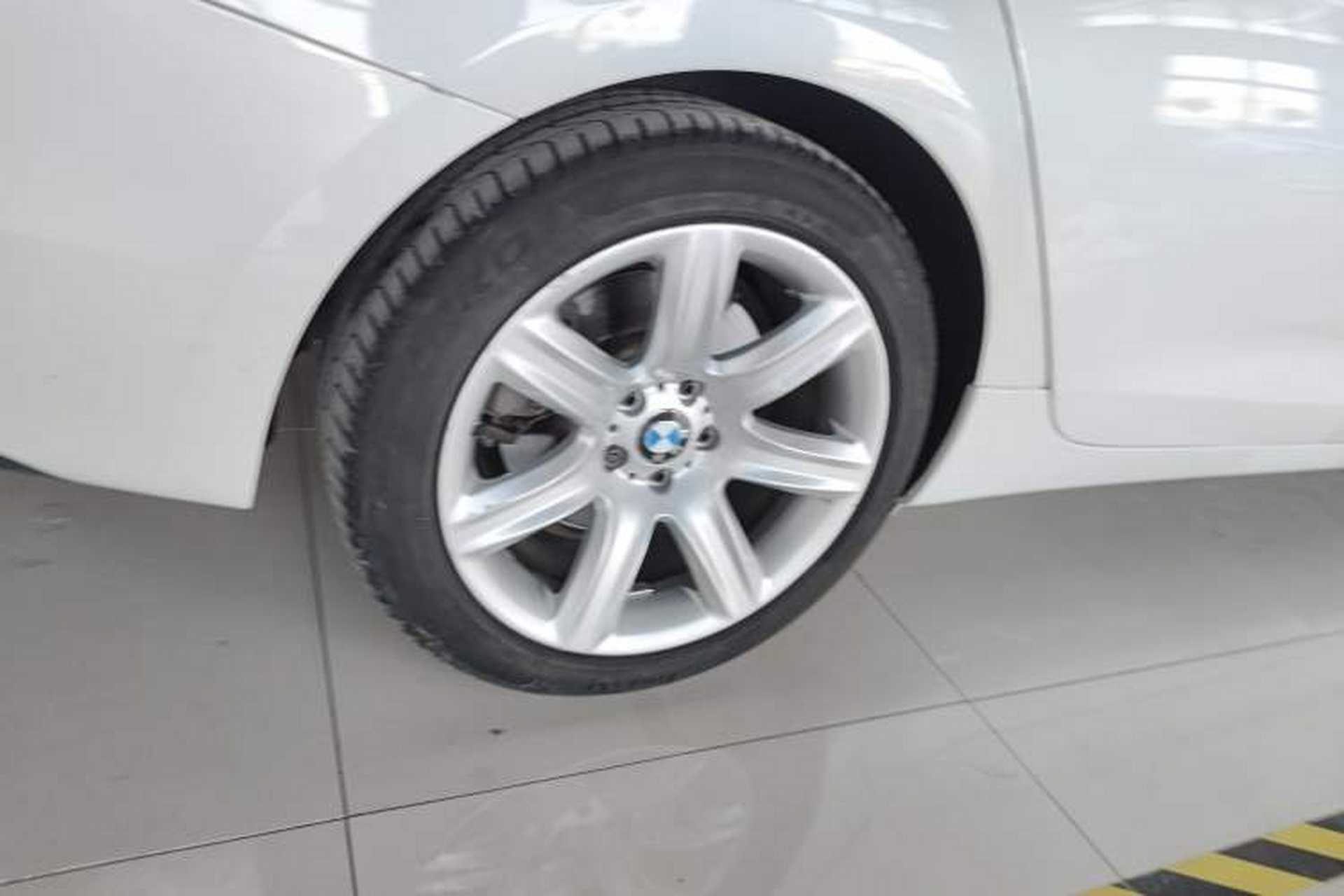 Used BMW 5 Series GT 2017 528i Leading Model Exterior 5