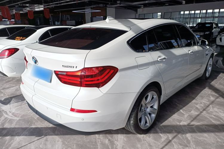Used BMW 5 Series GT 2017 528i Leading Model Exterior 5