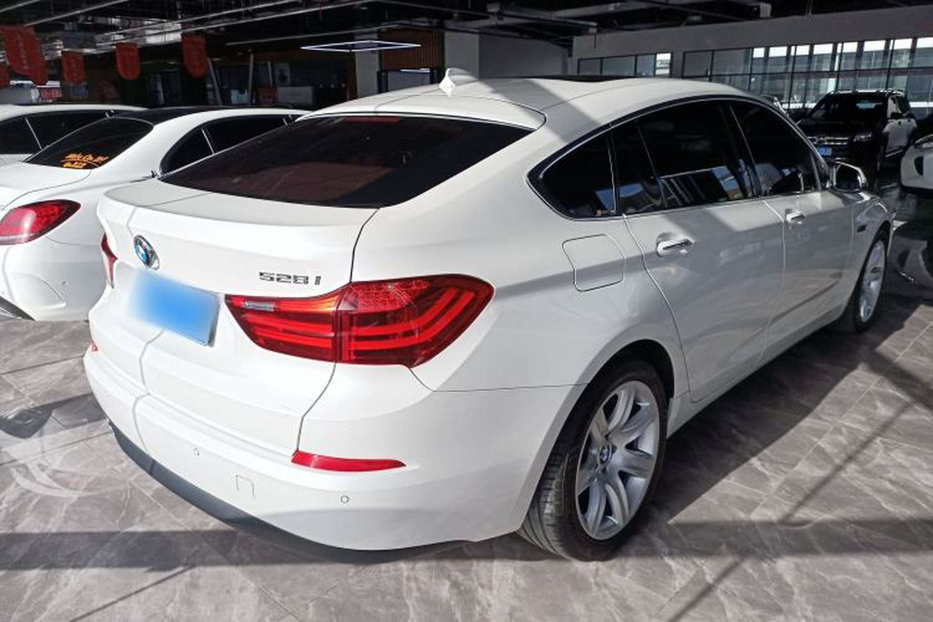 Used BMW 5 Series GT 2017 528i Leading Model Exterior 5