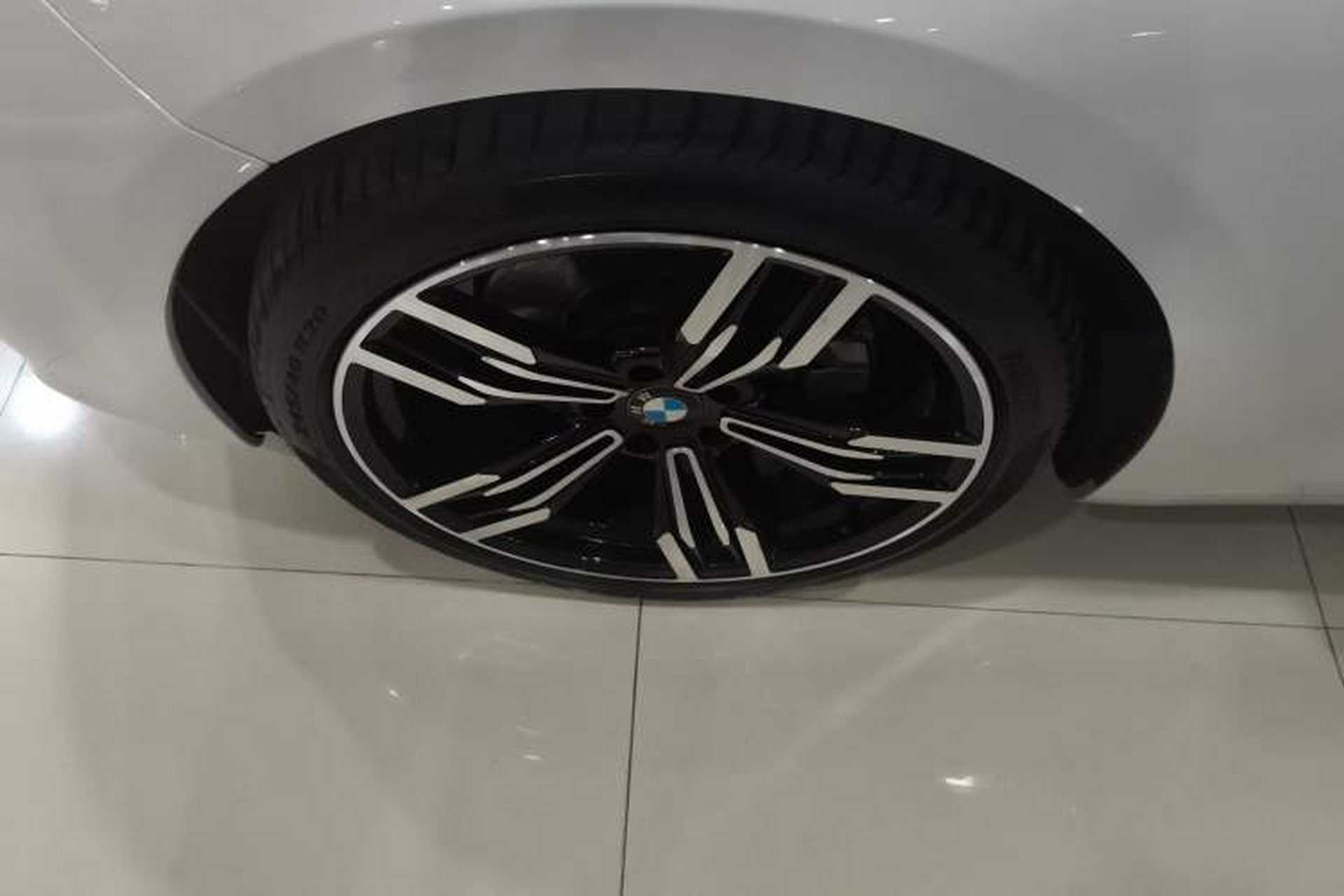 Used BMW 5 Series GT 2017 528i Leading Model Exterior 7