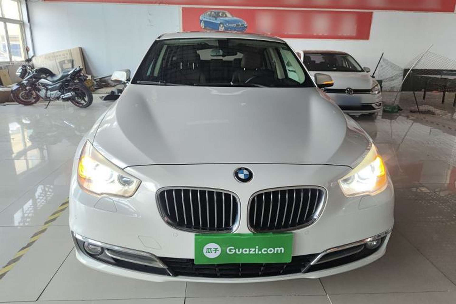 Used BMW 5 Series GT 2017 528i Leading Model Front
