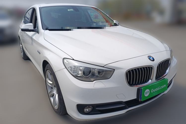 Used BMW 5 Series GT 2017 528i Leading Model Front Right 45 Deg