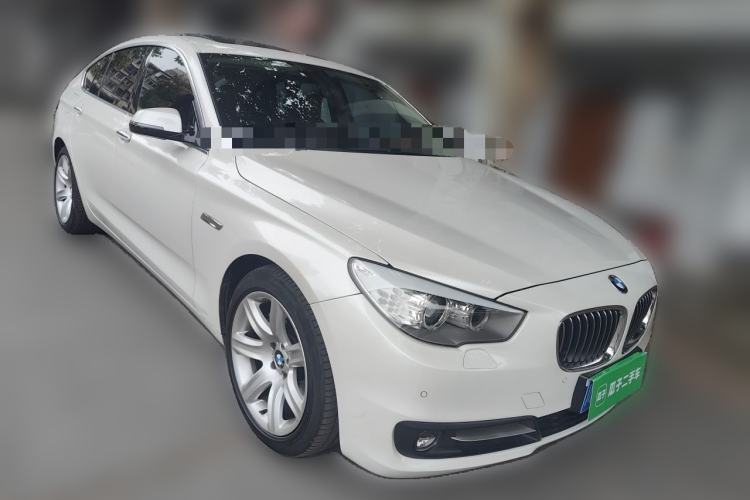 Used BMW 5 Series GT 2017 528i Leading Model Front Right 45 Deg