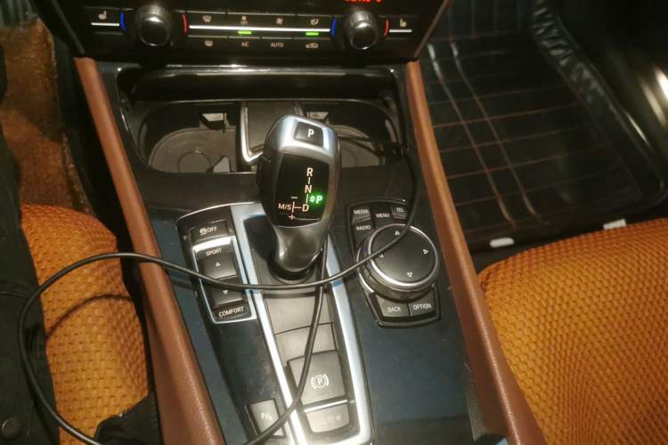 Used BMW 5 Series GT 2017 528i Leading Model Gear Lever