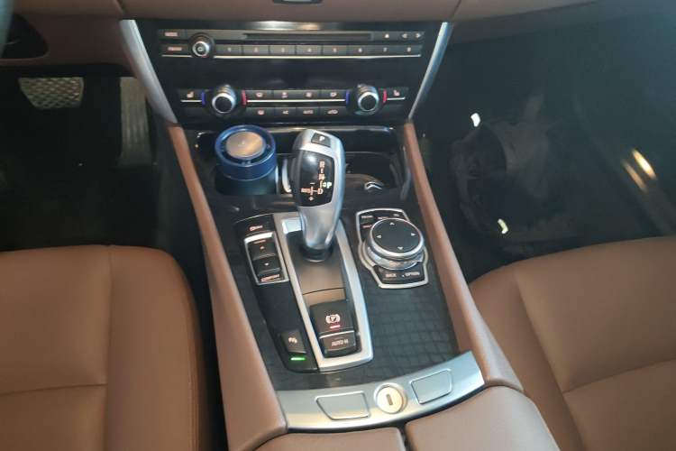 Used BMW 5 Series GT 2017 528i Leading Model Gear Lever