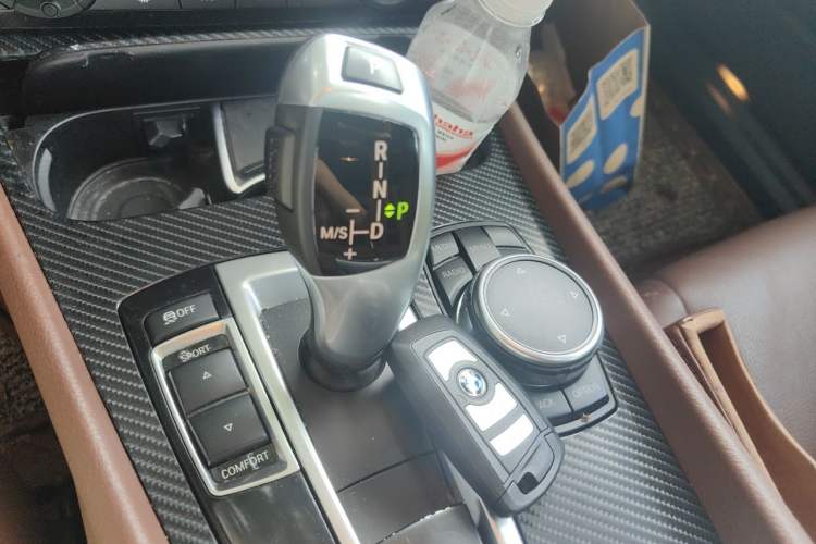 Used BMW 5 Series GT 2017 528i Leading Model Gear Lever