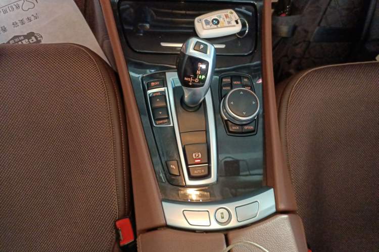 Used BMW 5 Series GT 2017 528i Leading Model Gear Lever