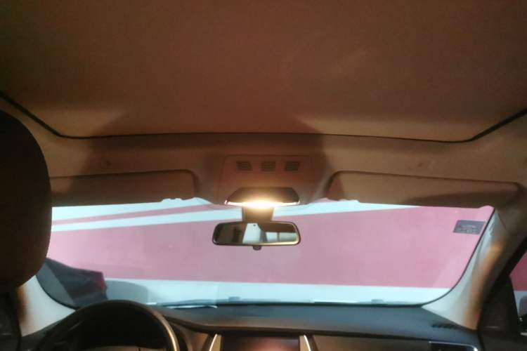 Used BMW 5 Series GT 2017 528i Leading Model Headliner