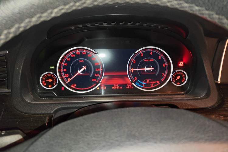 Used BMW 5 Series GT 2017 528i Leading Model Instrument Cluster