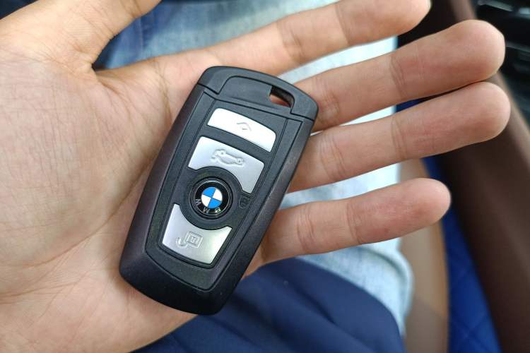 Used BMW 5 Series GT 2017 528i Leading Model Interior 1