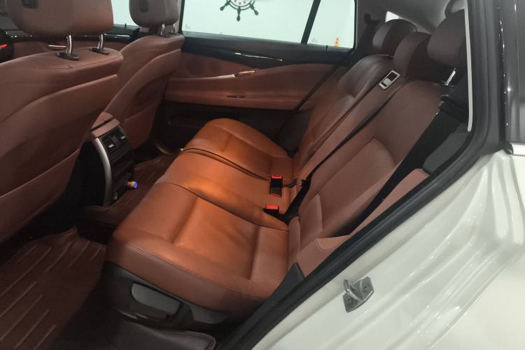 Used BMW 5 Series GT 2017 528i Leading Model Interior 4