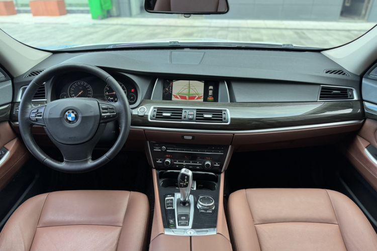 Used BMW 5 Series GT 2017 528i Leading Model Interior 8
