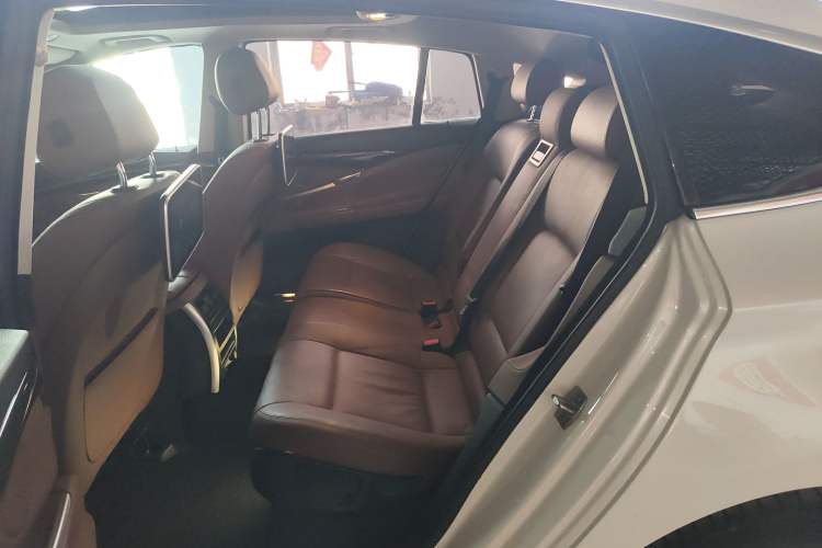 Used BMW 5 Series GT 2017 528i Leading Model Left Rear Seat