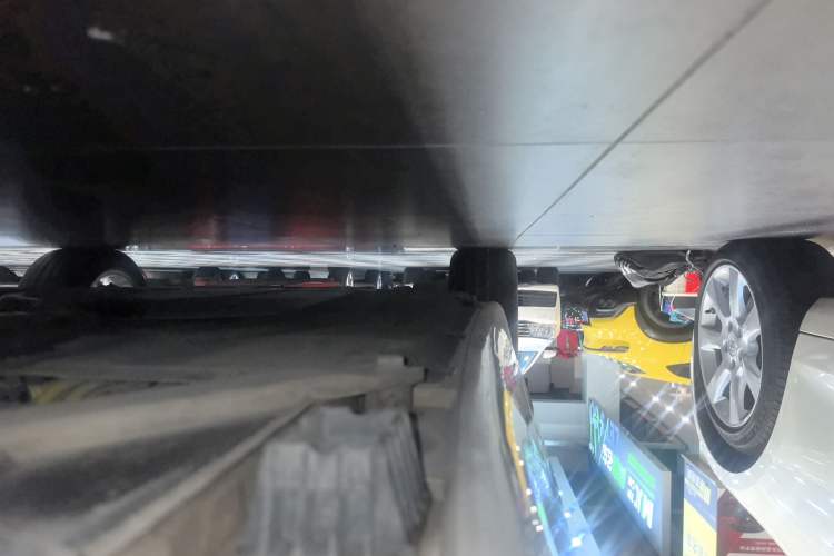 Used BMW 5 Series GT 2017 528i Leading Model Left Side Sill