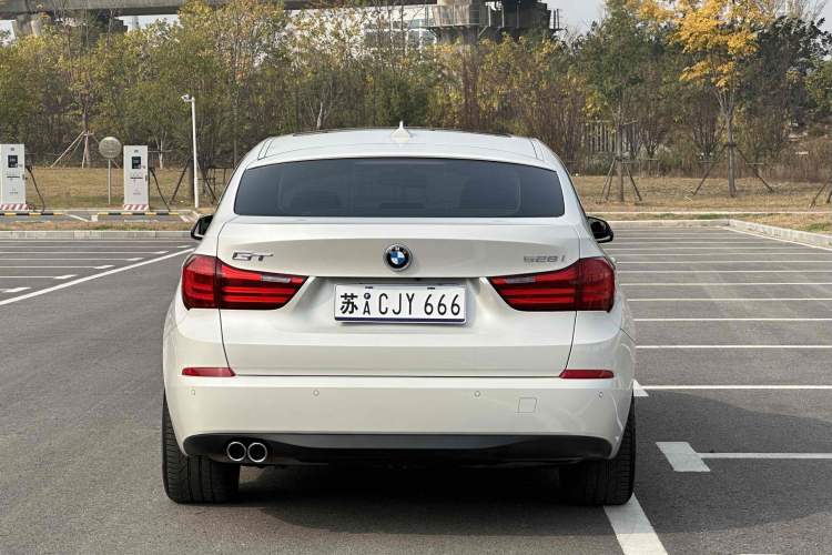 Used BMW 5 Series GT 2017 528i Leading Model Rear