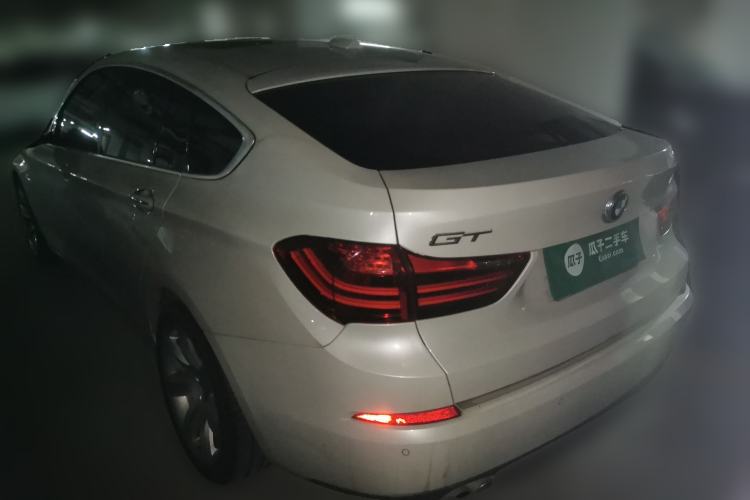 Used BMW 5 Series GT 2017 528i Leading Model Rear Left 45 Deg