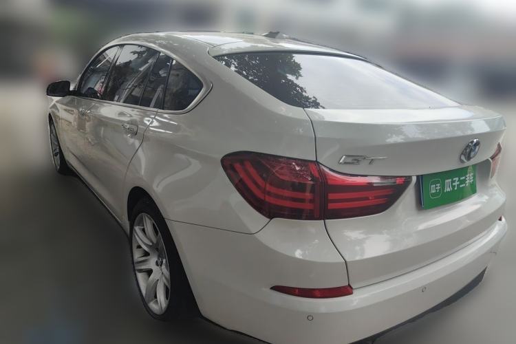 Used BMW 5 Series GT 2017 528i Leading Model Rear Left 45 Deg