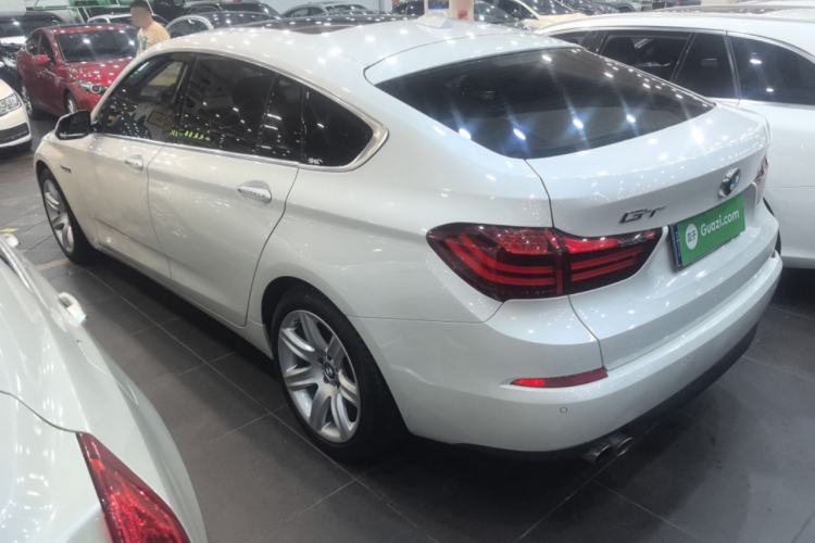 Used BMW 5 Series GT 2017 528i Leading Model Rear Left 45 Deg