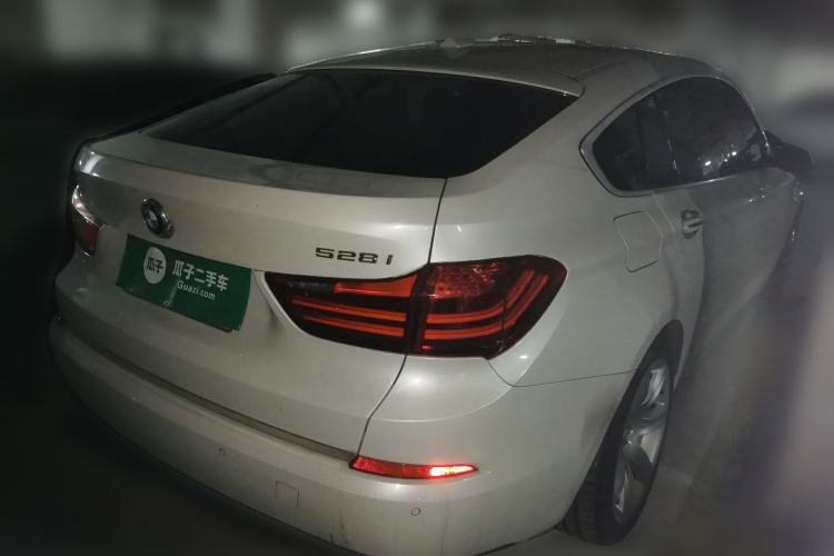 Used BMW 5 Series GT 2017 528i Leading Model Rear Right 45 Deg