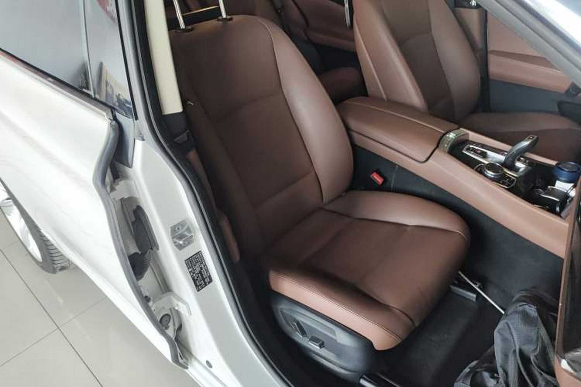 Used BMW 5 Series GT 2017 528i Leading Model Right Front Seat