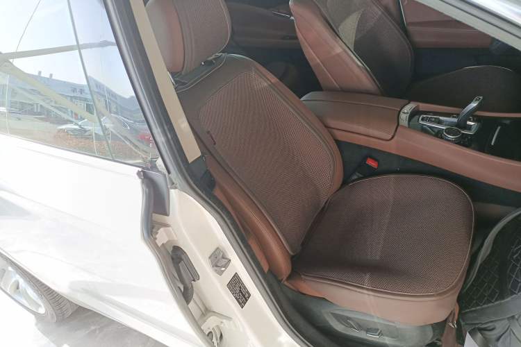 Used BMW 5 Series GT 2017 528i Leading Model Right Front Seat