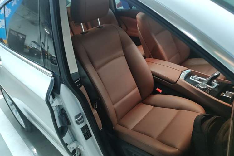 Used BMW 5 Series GT 2017 528i Leading Model Right Front Seat