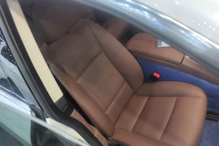 Used BMW 5 Series GT 2017 528i Leading Model Right Front Seat