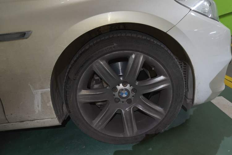 Used BMW 5 Series GT 2017 528i Leading Model Right Front Wheel Hub