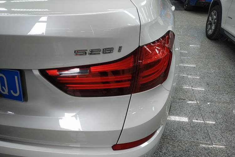 Used BMW 5 Series GT 2017 528i Leading Model Right Rear Taillight