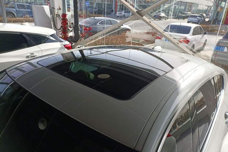 Used BMW 5 Series GT 2017 528i Leading Model Roof