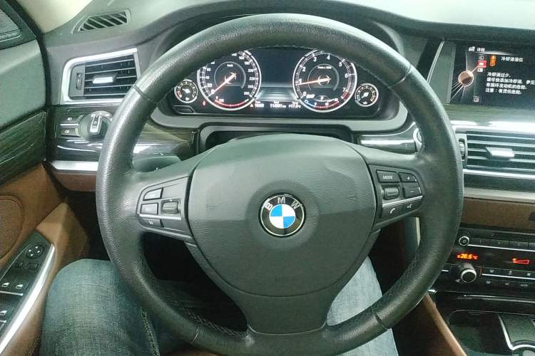 Used BMW 5 Series GT 2017 528i Leading Model Steering Wheel
