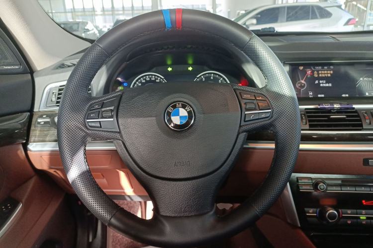 Used BMW 5 Series GT 2017 528i Leading Model Steering Wheel