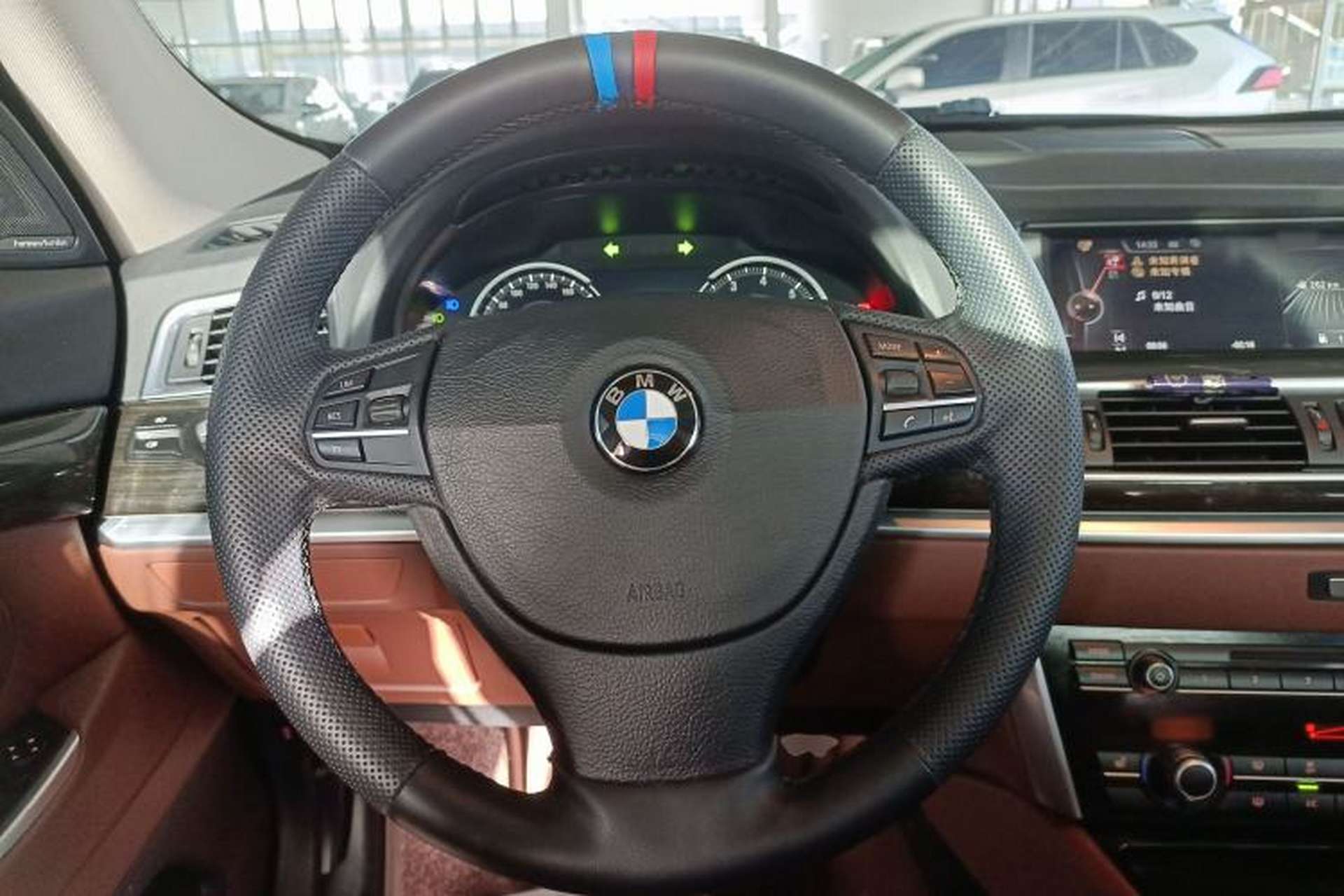 Used BMW 5 Series GT 2017 528i Leading Model Steering Wheel