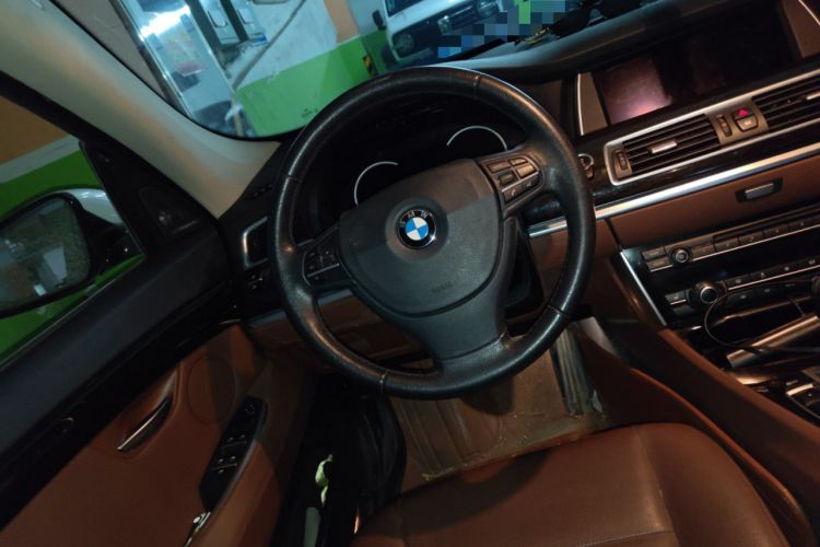 Used BMW 5 Series GT 2017 528i Leading Model Steering Wheel
