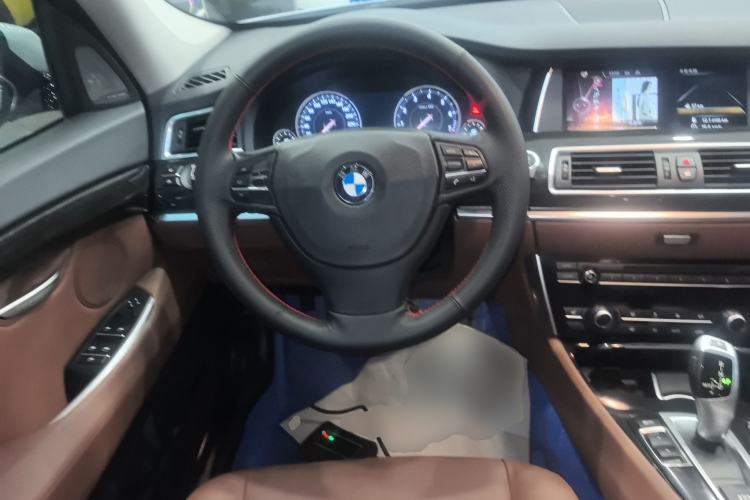 Used BMW 5 Series GT 2017 528i Leading Model Steering Wheel