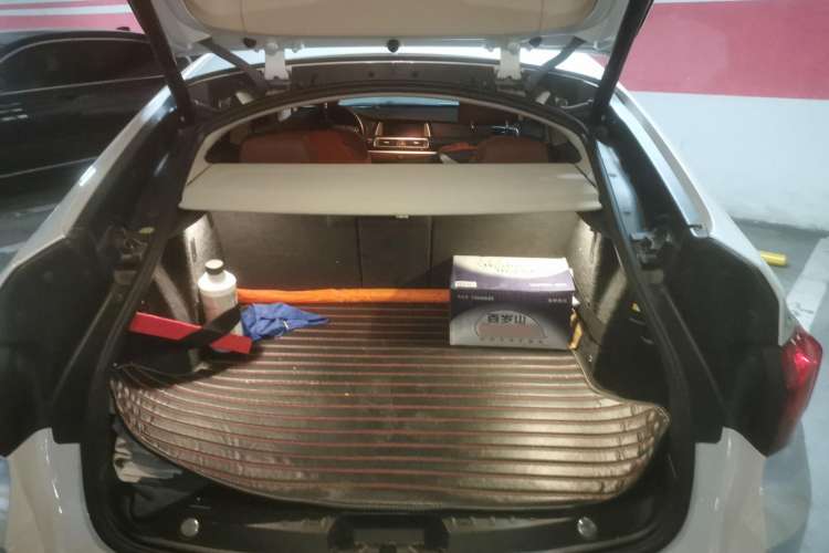 Used BMW 5 Series GT 2017 528i Leading Model Trunk