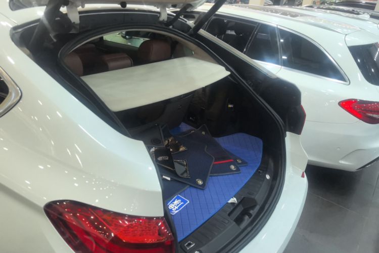 Used BMW 5 Series GT 2017 528i Leading Model Trunk
