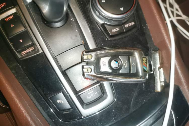 Used BMW 5 Series GT 2017 528i Leading Model Vehicle Key