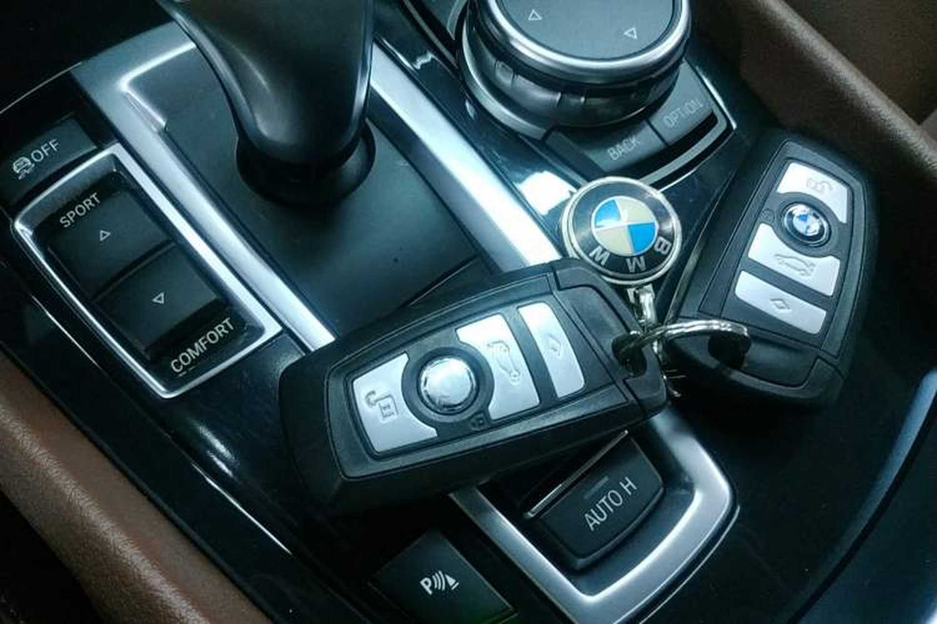 Used BMW 5 Series GT 2017 528i Leading Model Vehicle Key