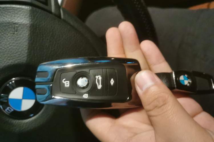 Used BMW 5 Series GT 2017 528i Leading Model Vehicle Key