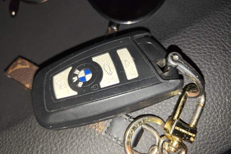 Used BMW 5 Series GT 2017 528i Leading Model Vehicle Key