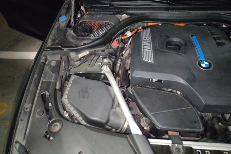 Used BMW 5 Series New Energy 2019 530Le Luxury Package Engine Bay Right
