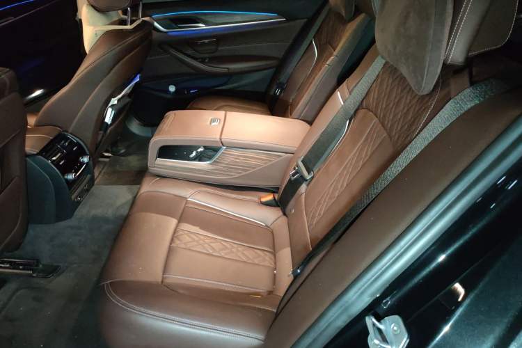 Used BMW 5 Series New Energy 2019 530Le Luxury Package Left Rear Seat
